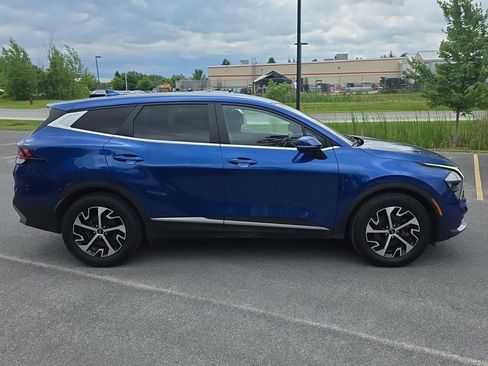 Certified 2023 Kia Sportage EX FWD image 9