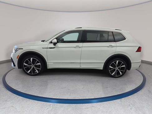 Certified 2024 Volkswagen Tiguan SEL R-Line AWD/4WD image 8