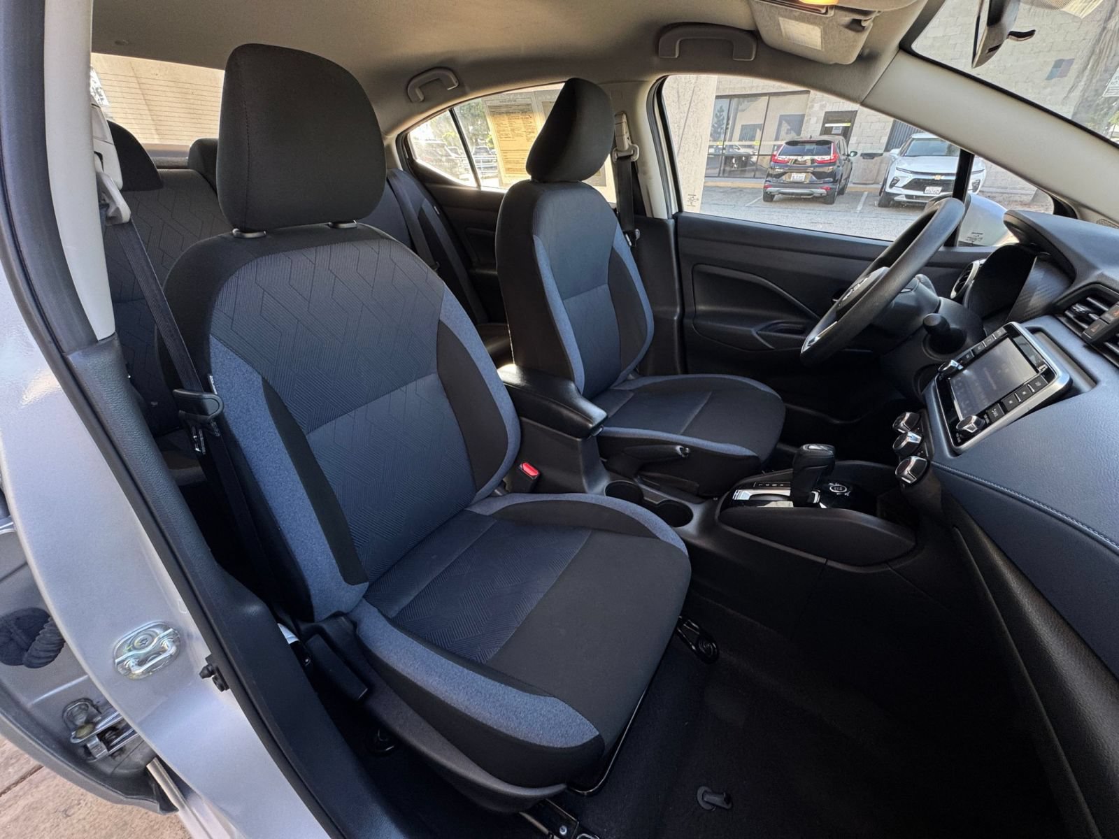 Used 2025 Nissan Versa SV FWD image 34
