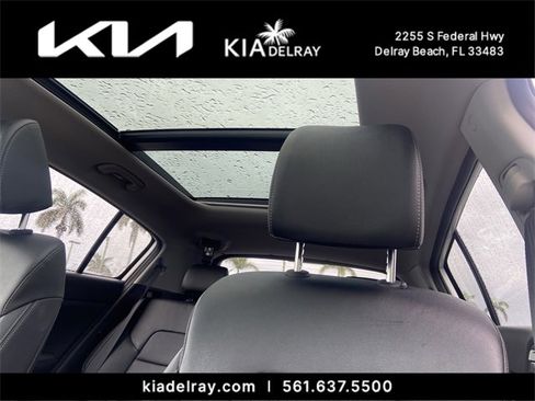 Certified 2022 Kia Sportage EX w/ EX Technology Package image 17