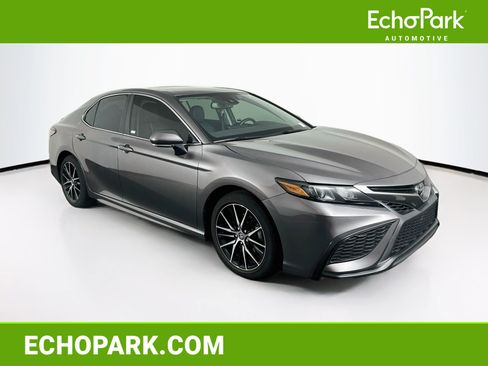 Used 2024 Toyota Camry SE w/ Convenience Package FWD image 1