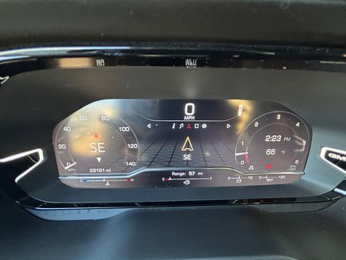 Used 2024 GMC Yukon XL Denali image 5