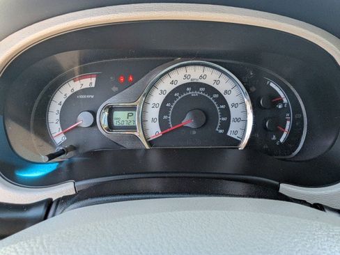 Used 2014 Toyota Sienna SE FWD image 17