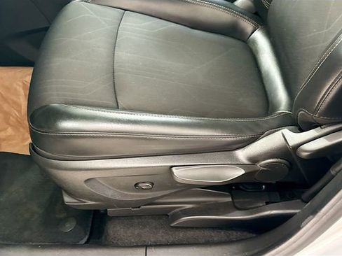 Used 2021 Chevrolet Trax LT image 19