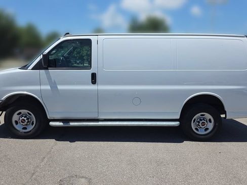 Used 2024 GMC Savana 2500 w/ Driver Convenience Package RWD image 2