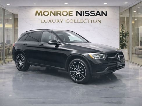 Used 2022 Mercedes-Benz GLC 300 image 1
