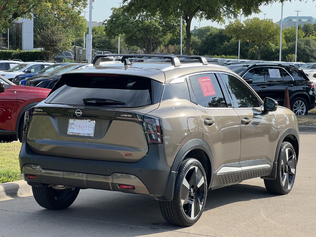 Used 2026 Nissan Kicks SR w/ SR Premium Package FWD image 4