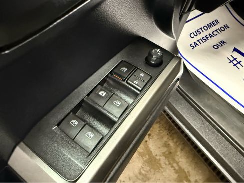 Used 2019 Toyota Tacoma SR5 image 18