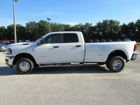 New 2026 RAM 3500 Big Horn AWD/4WD image 4