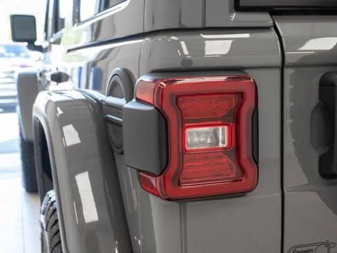 Used 2023 Jeep Wrangler Unlimited Rubicon 392 w/ Dual Top Group AWD/4WD image 17