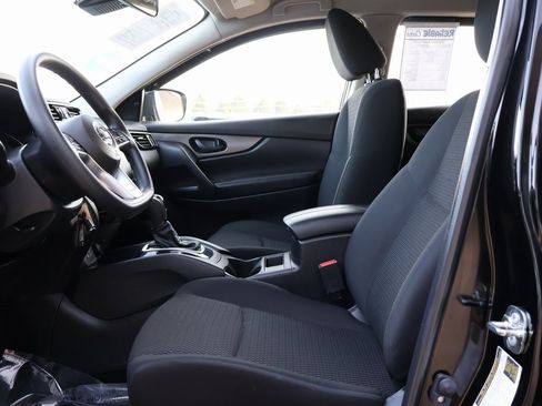 Used 2022 Nissan Rogue Sport S image 23