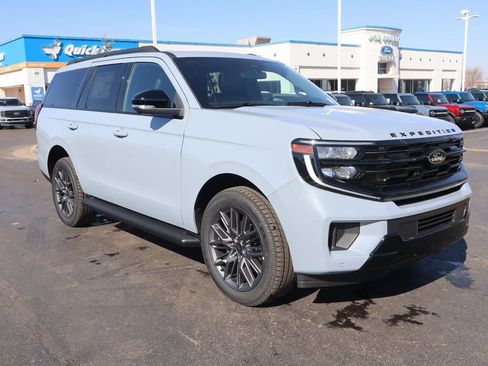 New 2026 Ford Expedition Platinum w/ Stealth Appearance Package image 1