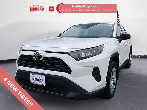 Certified 2022 Toyota RAV4 LE image 1