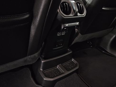 Used 2022 Jeep Wrangler Unlimited Sahara AWD/4WD image 27