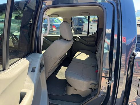 Used 2019 Nissan Frontier SV AWD/4WD image 7