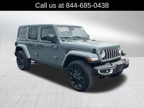 Used 2025 Jeep Wrangler Unlimited Sahara w/ Safety Group image 3