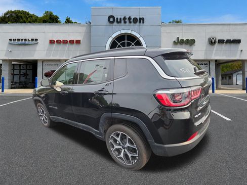 New 2026 Jeep Compass Limited w/ Sun, Sound & Navigation Group AWD/4WD image 5