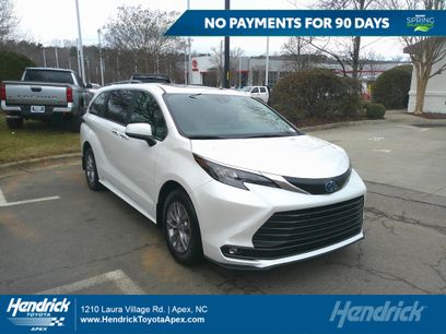 Used 2025 Toyota Sienna XLE