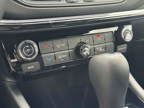 New 2026 Jeep Compass Latitude AWD/4WD image 25