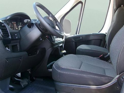 Used 2025 RAM ProMaster 2500 FWD image 10