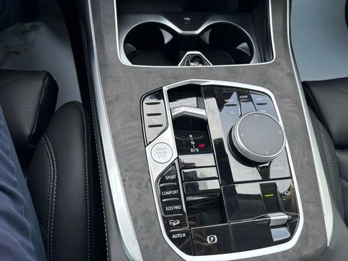 New 2026 BMW X7 xDrive40i w/ Premium Package image 16