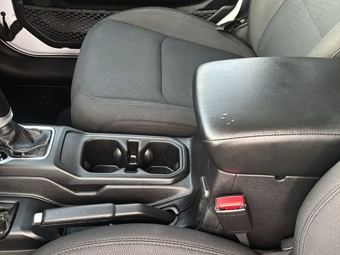 Used 2022 Jeep Wrangler Unlimited Sport image 21