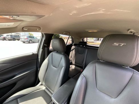 Used 2024 Buick Encore GX Sport Touring image 8