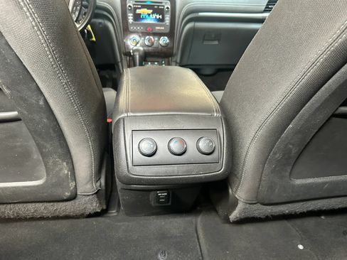 Used 2016 Chevrolet Traverse LT w/ Style and Technology Package FWD image 22