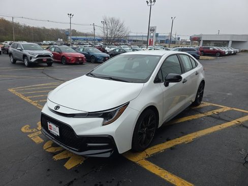 Used 2022 Toyota Corolla SE image 9