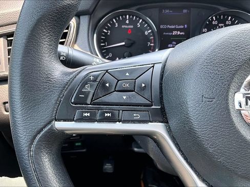 Used 2018 Nissan Rogue S AWD/4WD image 18