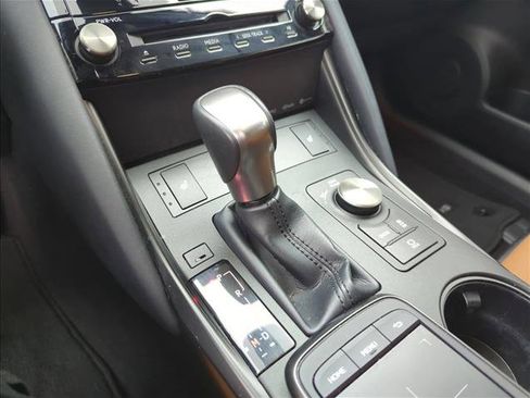 Used 2024 Lexus IS 350 F Sport RWD image 11
