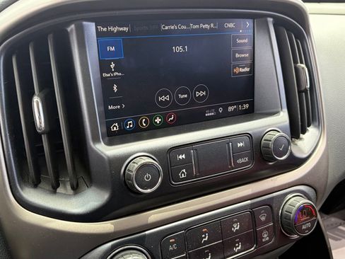 Used 2019 Chevrolet Colorado Z71 AWD/4WD image 11
