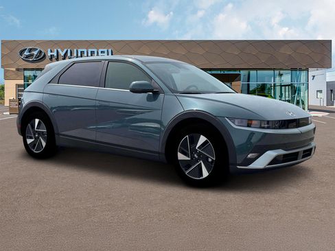 New 2025 Hyundai Ioniq 5 SE image 11