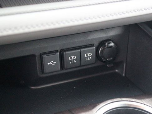 Used 2021 Toyota Highlander Limited AWD/4WD image 32