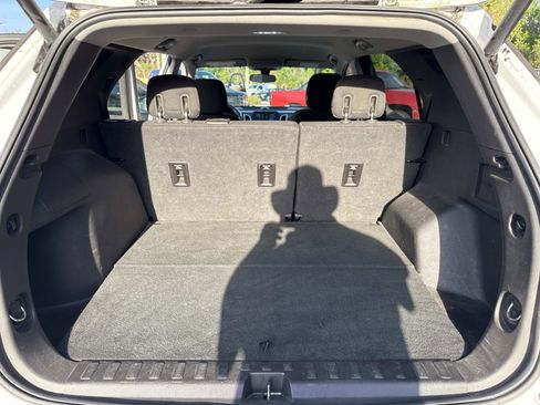 Used 2018 Chevrolet Equinox LT image 31