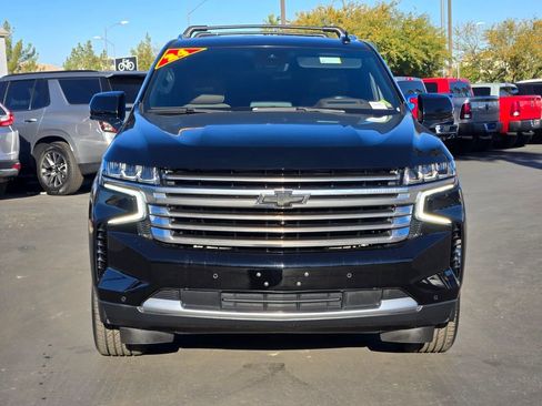 Used 2024 Chevrolet Suburban High Country w/ Advanced Technology Package image 8
