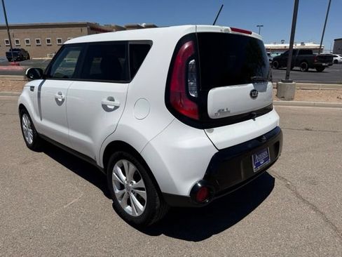 Used 2016 Kia Soul + FWD image 7