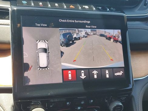 Used 2022 Jeep Grand Cherokee Summit AWD/4WD image 29