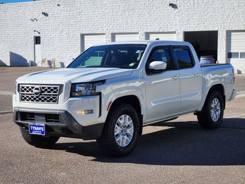 Used 2022 Nissan Frontier SV image 6