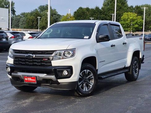 Used 2022 Chevrolet Colorado Z71 AWD/4WD image 2