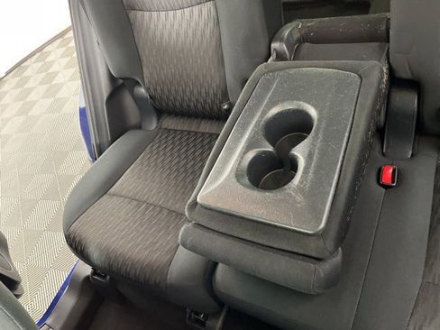 Used 2018 Nissan Rogue SV w/ Sun & Sound Touring Package image 39