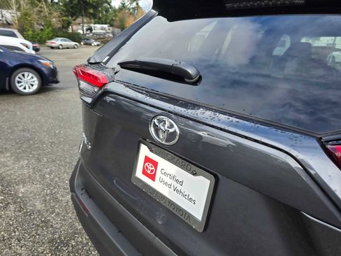 Certified 2025 Toyota RAV4 XLE image 17