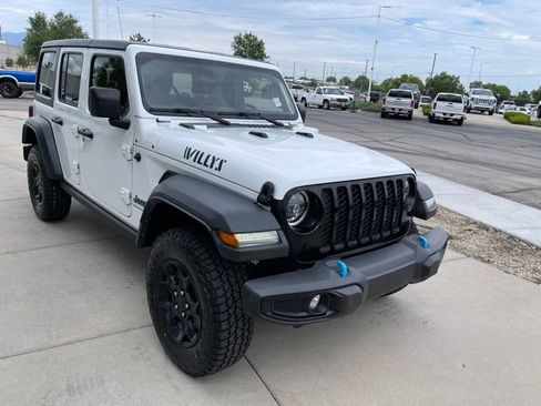Used 2023 Jeep Wrangler Unlimited w/ Cold Weather Group AWD/4WD image 6