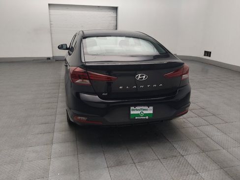 Used 2020 Hyundai Elantra SE FWD image 6