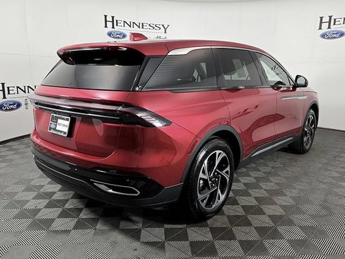 Used 2026 Lincoln Nautilus Premier w/ Equipment Group 102A AWD/4WD image 4