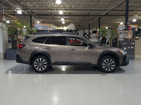Used 2023 Subaru Outback Limited XT AWD/4WD image 7