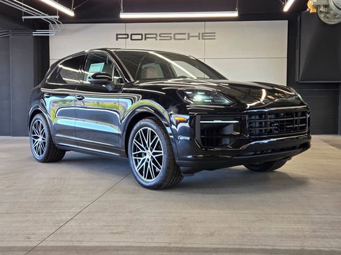 New 2026 Porsche Cayenne AWD/4WD image 27