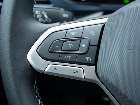 Used 2024 Volkswagen Taos SE image 46