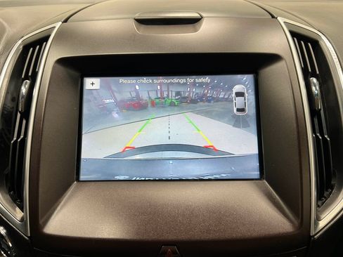 Used 2017 Ford Edge Titanium w/ Equipment Group 301A AWD/4WD image 12