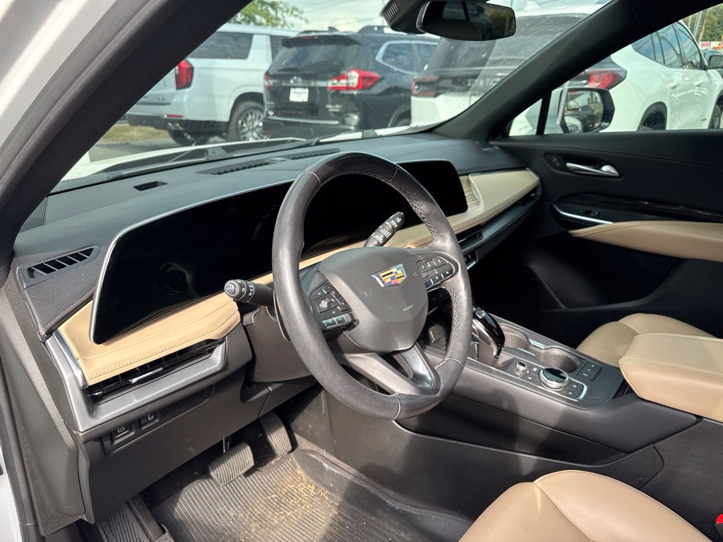Used 2024 Cadillac XT4 Premium Luxury FWD image 10